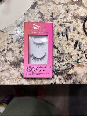Lilly Lashes Self-Adhesive Band False Lashes - Pink Gradient Packaging